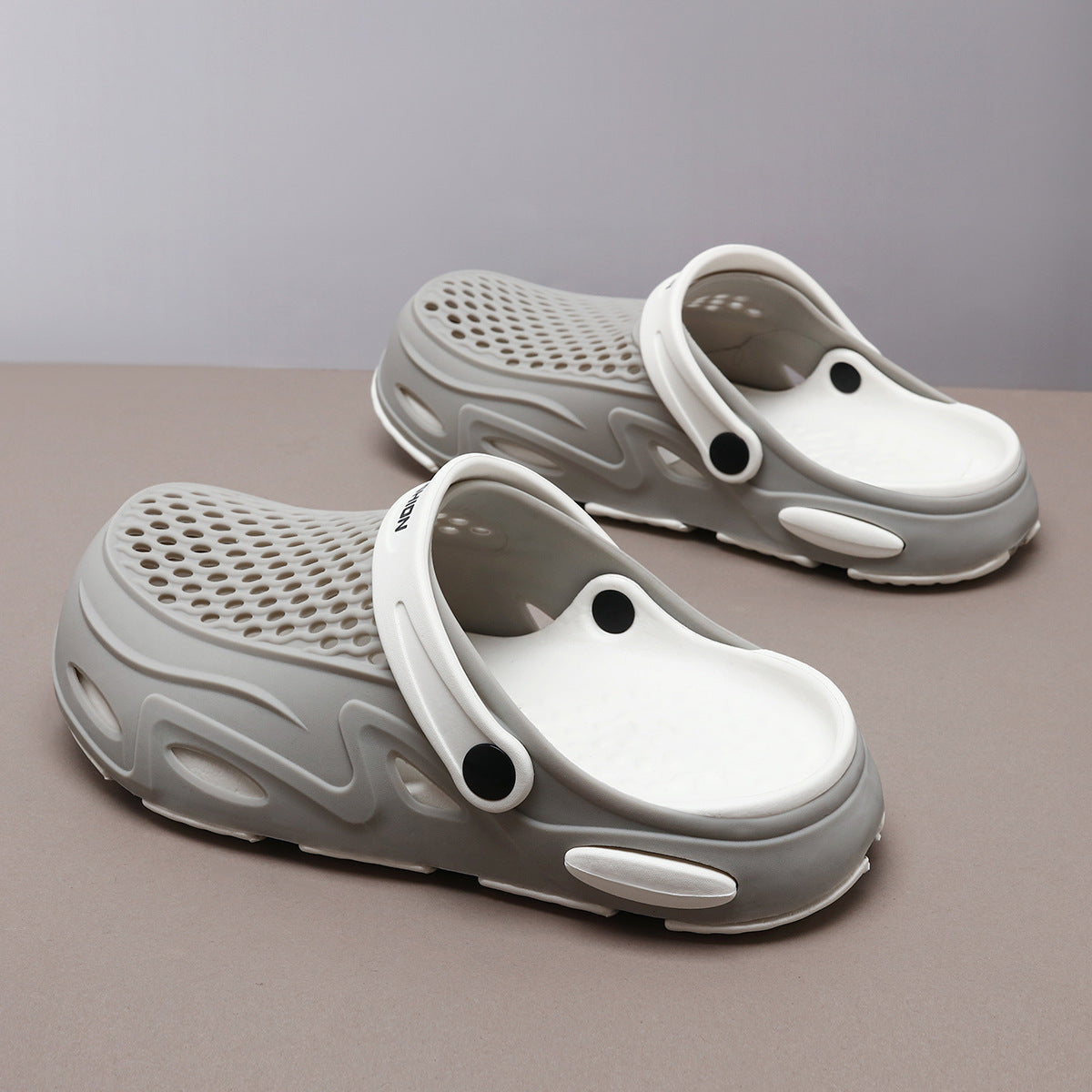 Men's Summer Closed Toe Non-slip Breathable Beach Slippers - D&A
