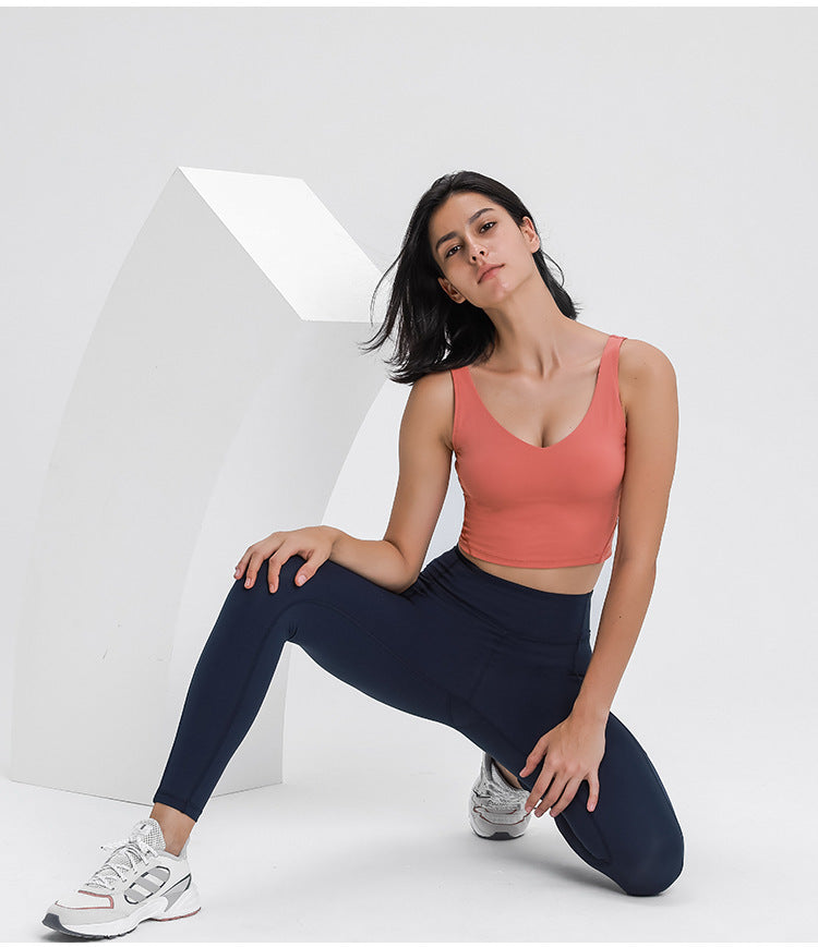 Vest-style sports bra - D&A