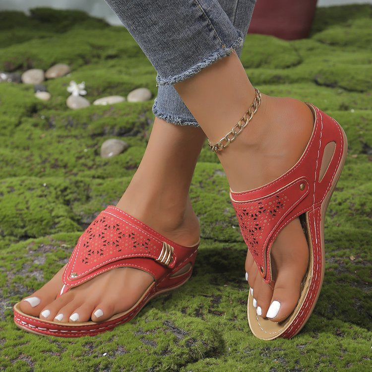 Fashion Hollowed-out Women's Flip-flops Bright Red - D&A