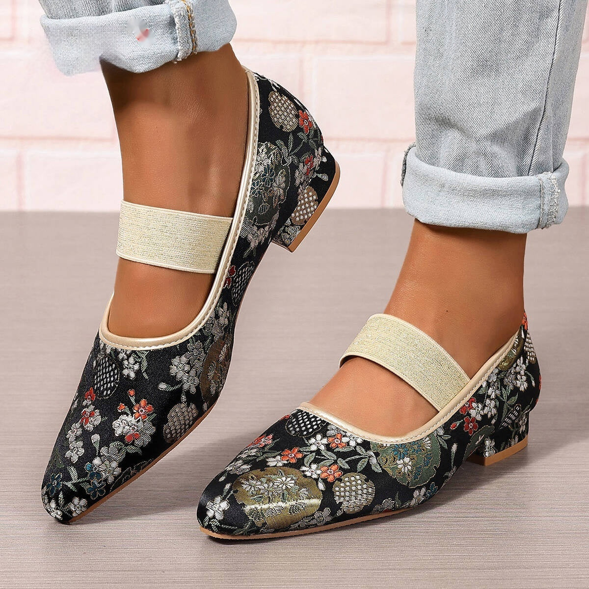 Chunky Heel Embroidery Women's Pumps Black - D&A