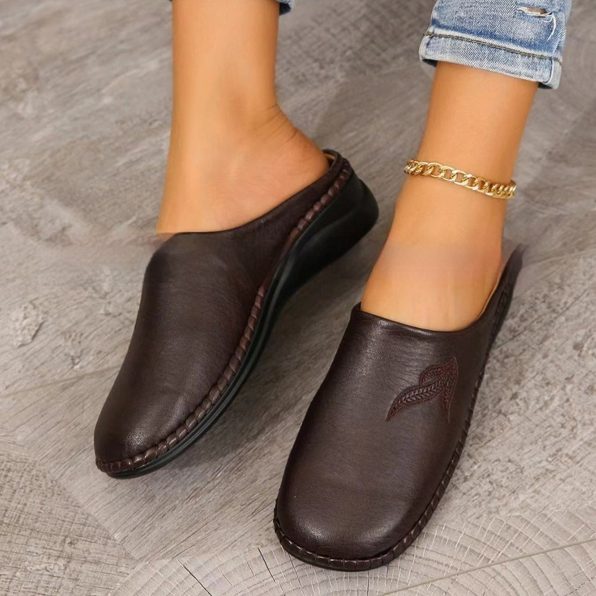 New Round Toe Flat Bottom Foreign Trade Plus Size Slip-on Lofter Half Slippers Brown - D&A