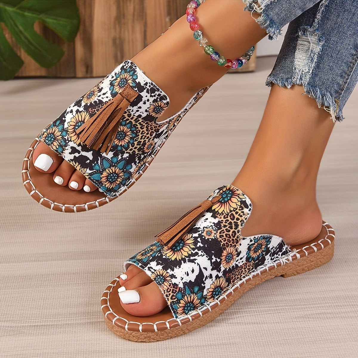 Women's Tassel Decorated Flat Sandals ArmyGreen - D&A