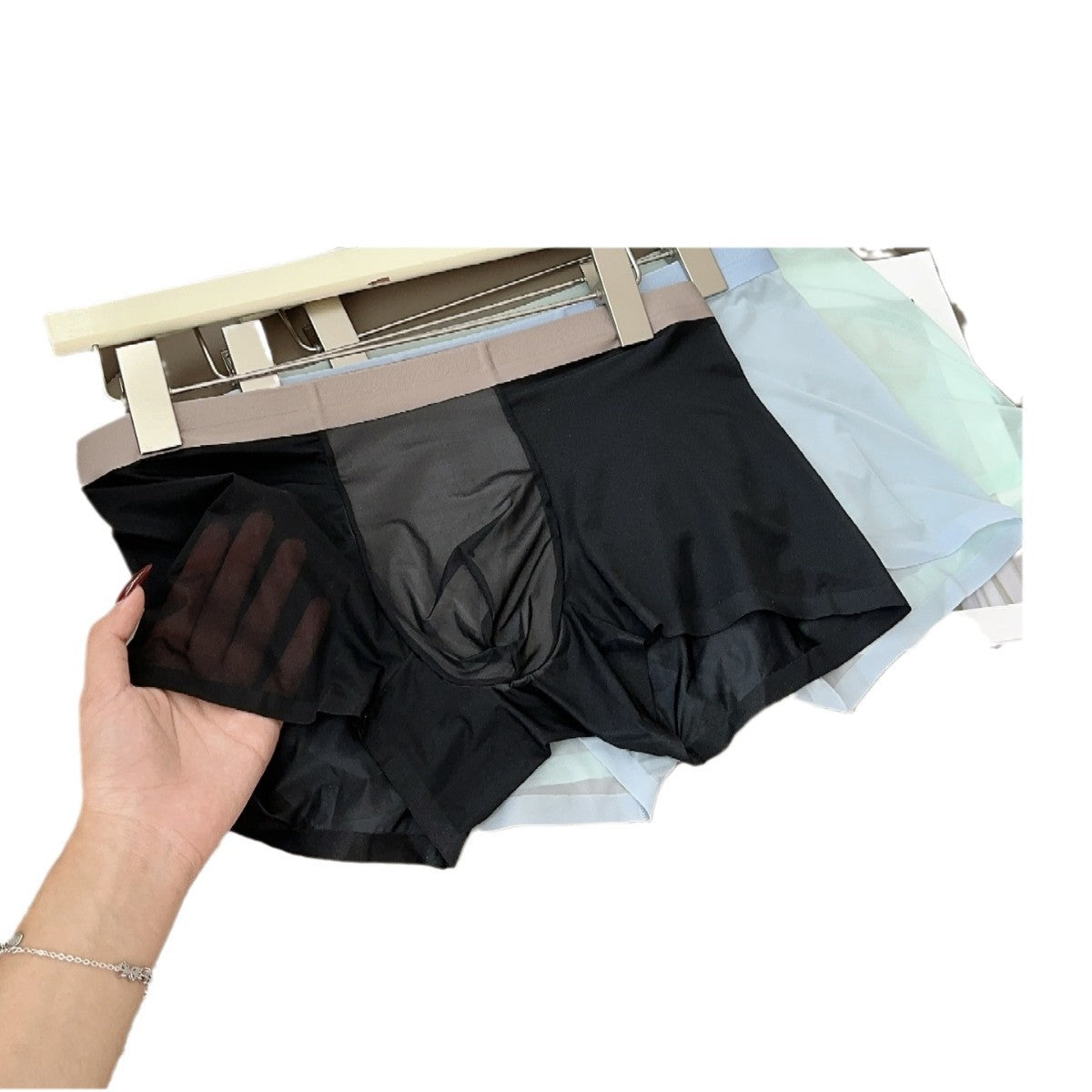 Ultra-thin Nude Color Feel Cool Honeycomb Crotch Antibacterial Seamless Men's Boxers - D&A