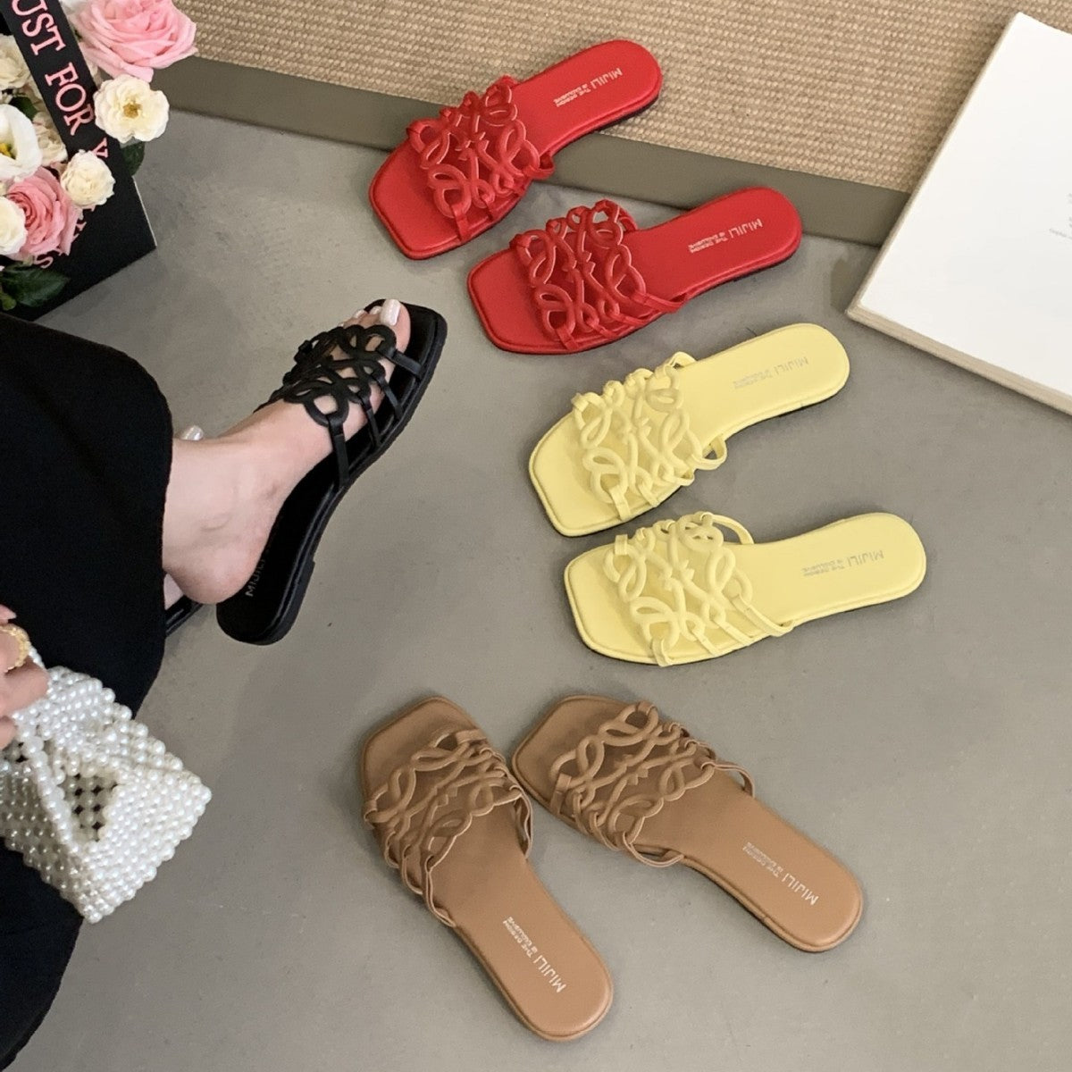 Summer Roman Style Hollow-out Slippers Flat All-match Vacation Style Beach Slippers Women - D&A