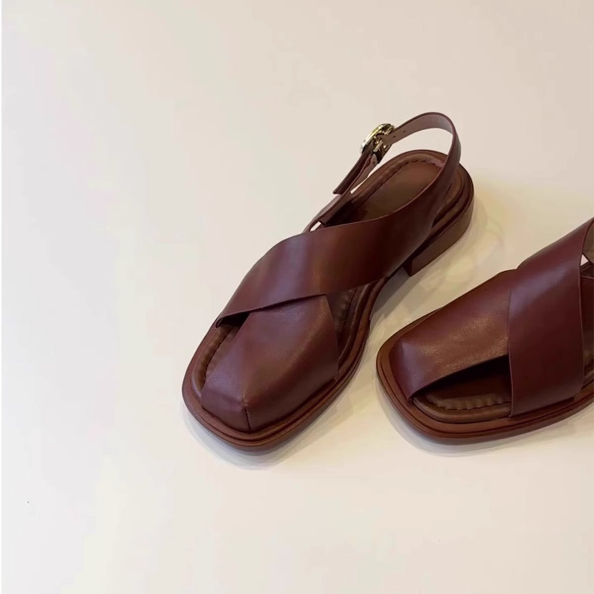Women's Retro Hollow-out Roman Sandals With Buckle - D&A