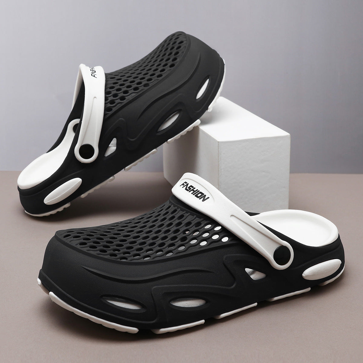 Men's Summer Closed Toe Non-slip Breathable Beach Slippers - D&A