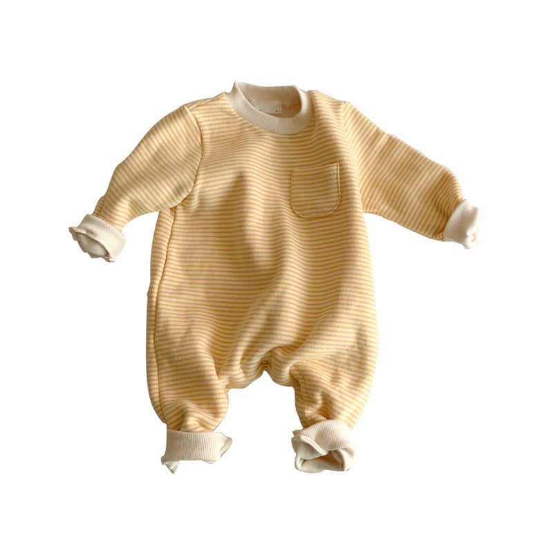 Wear striped baby jumpsuits outside - D&A