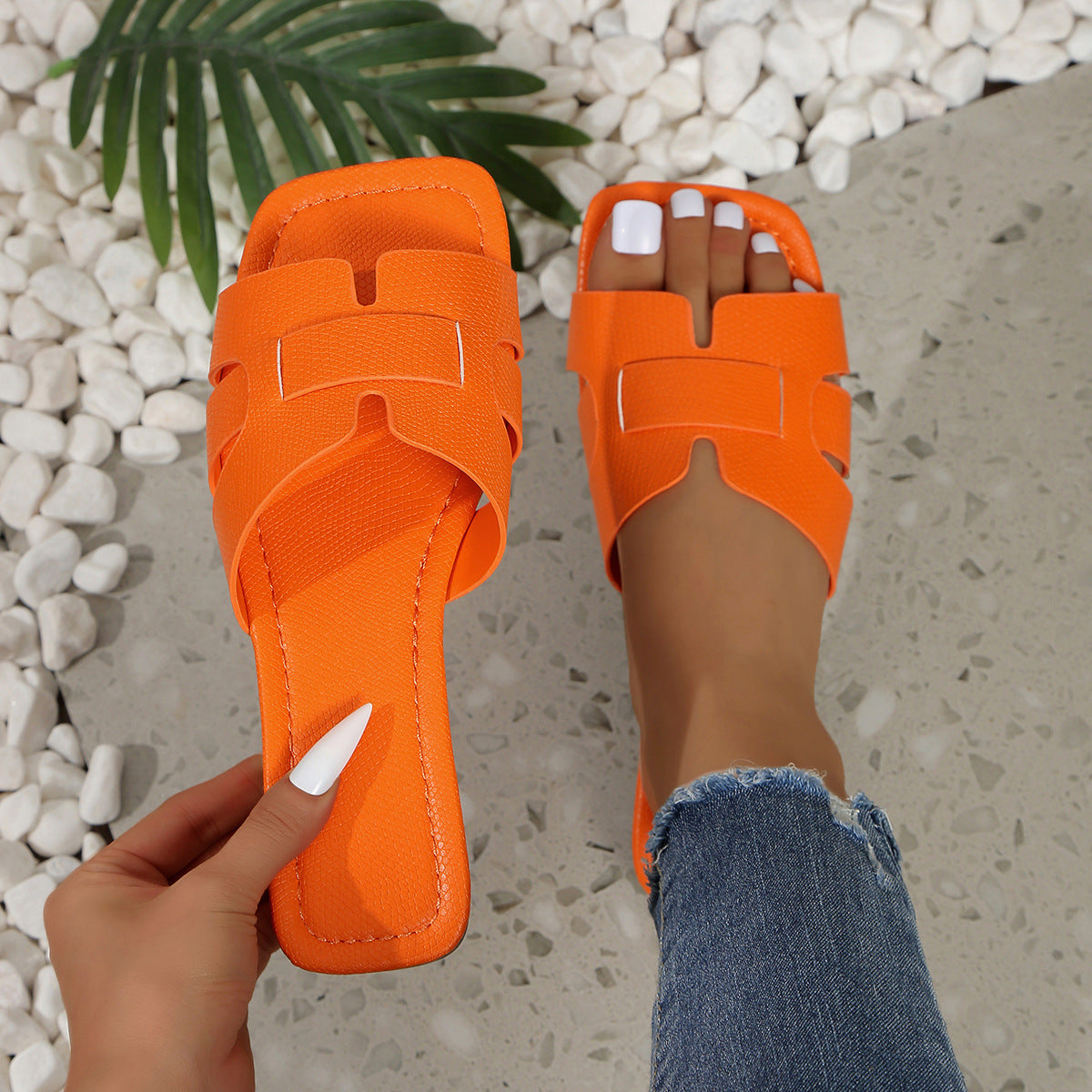 Solid Color Lightweight Flat Slippers Women's Outdoor Beach Sandals - D&A