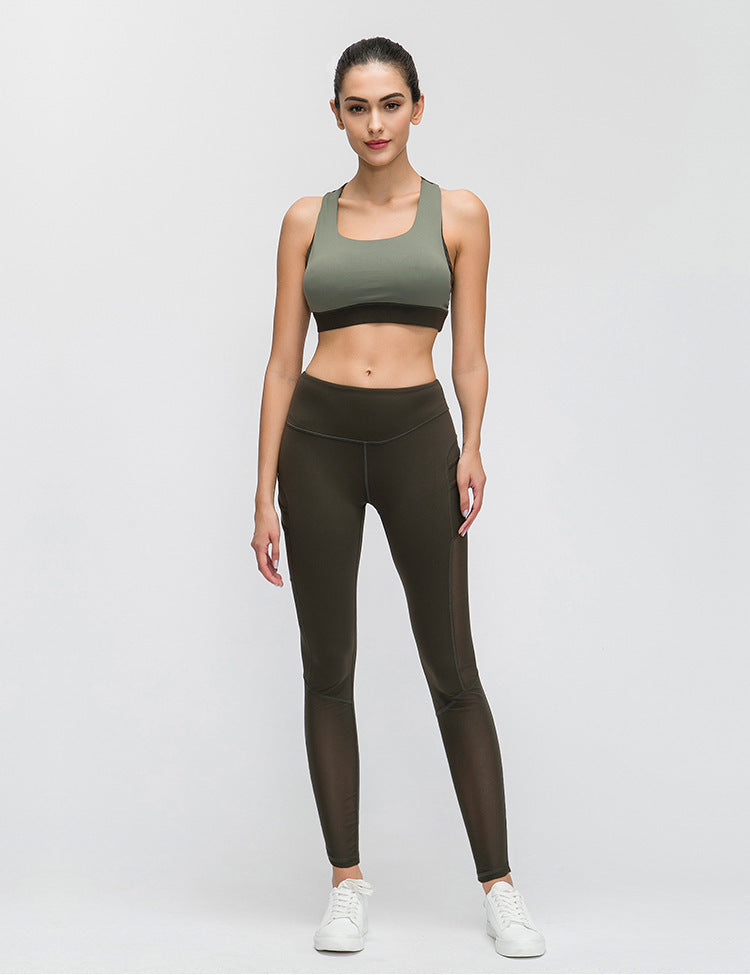 Contrast-panel sports bra - D&A