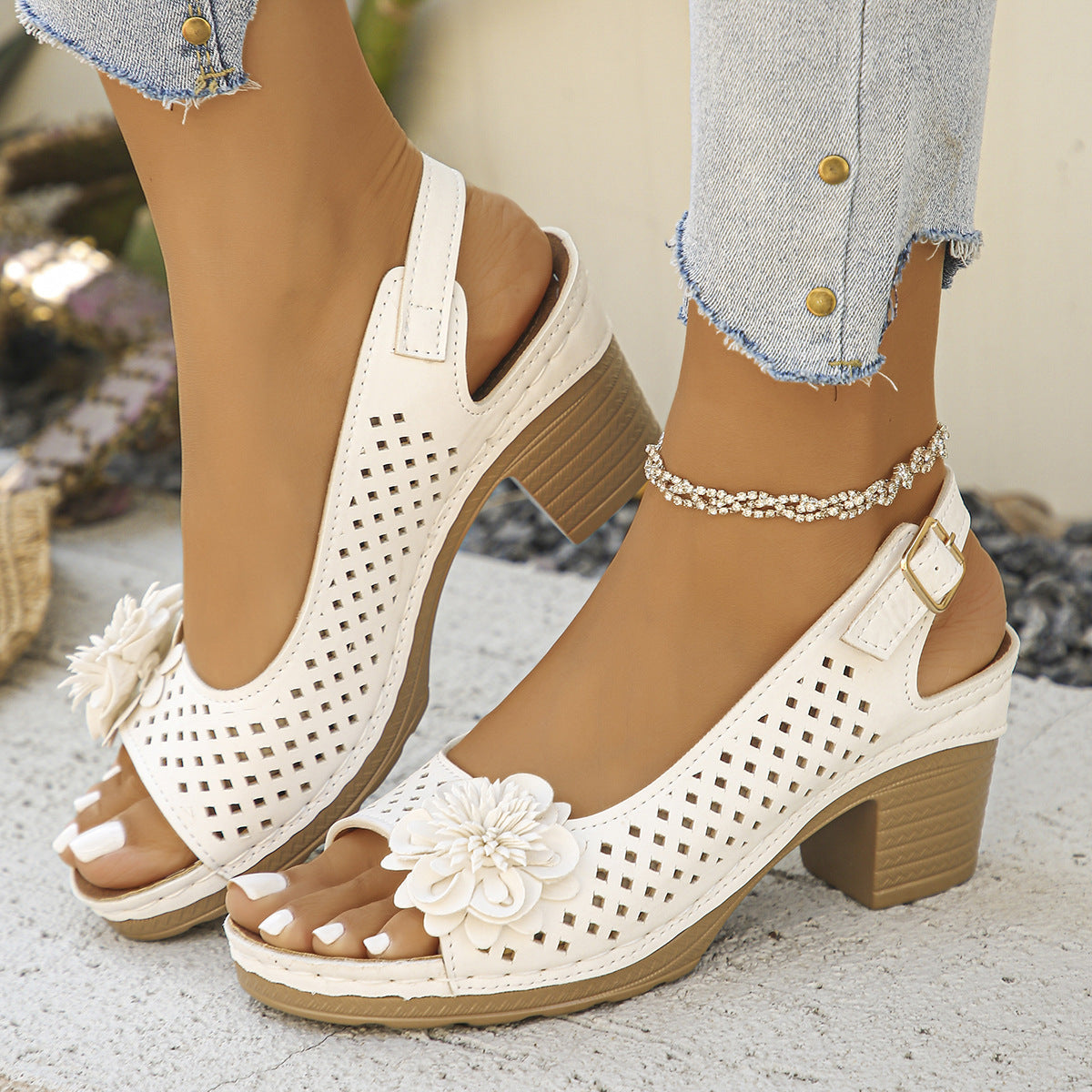 Plus Size Flower Casual Buckle Solid Color High Heel Sandals White - D&A