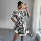 Simplicity Waist-controlled Printed Lace Up Short Sleeve Dress