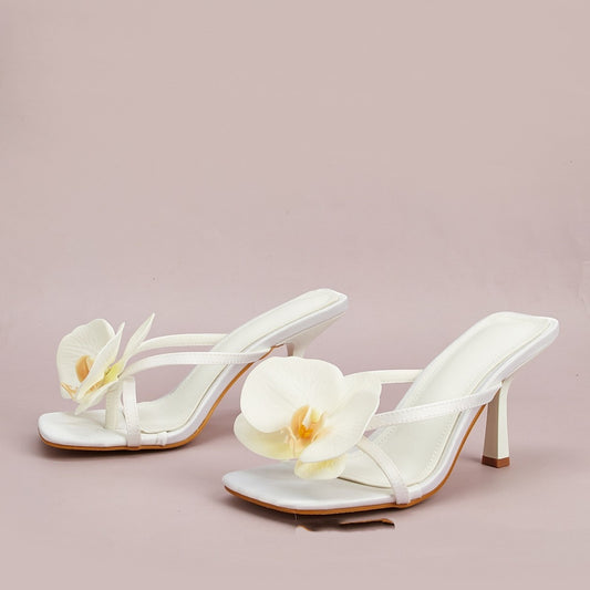 White Flower Decorative Flip-toe Square Toe High Heel Sandals - D&A