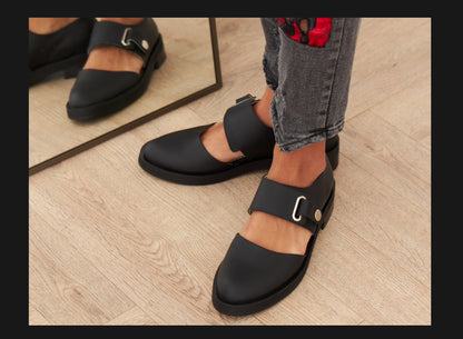 Spring Leisure Low Heel Square Heel Round Head Buckle Oversized Shoes Black - D&A