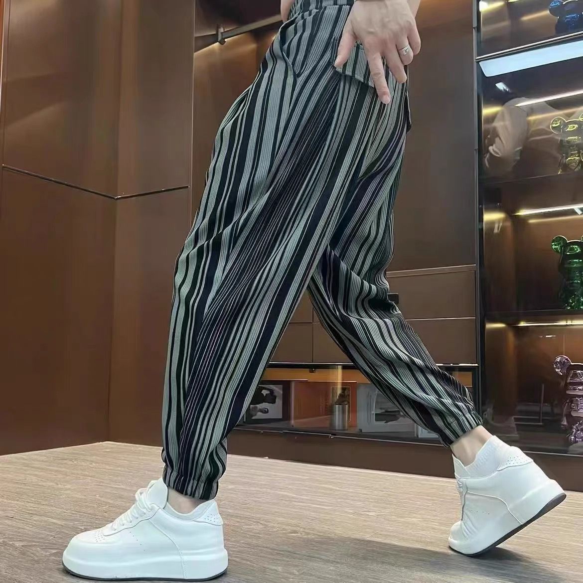 Men's Ankle-tied Harlan Casual Thin Cropped High-grade Sense Ice Silk Pants - D&A
