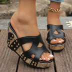Women's Light-soled Rivet Sandals Plus Size - D&A