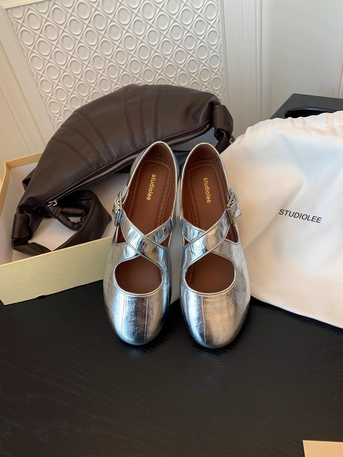 Cross Strap Silver Round Head Women's Shallow Mouth Flat Bottom Leather Shoes Silver - D&A