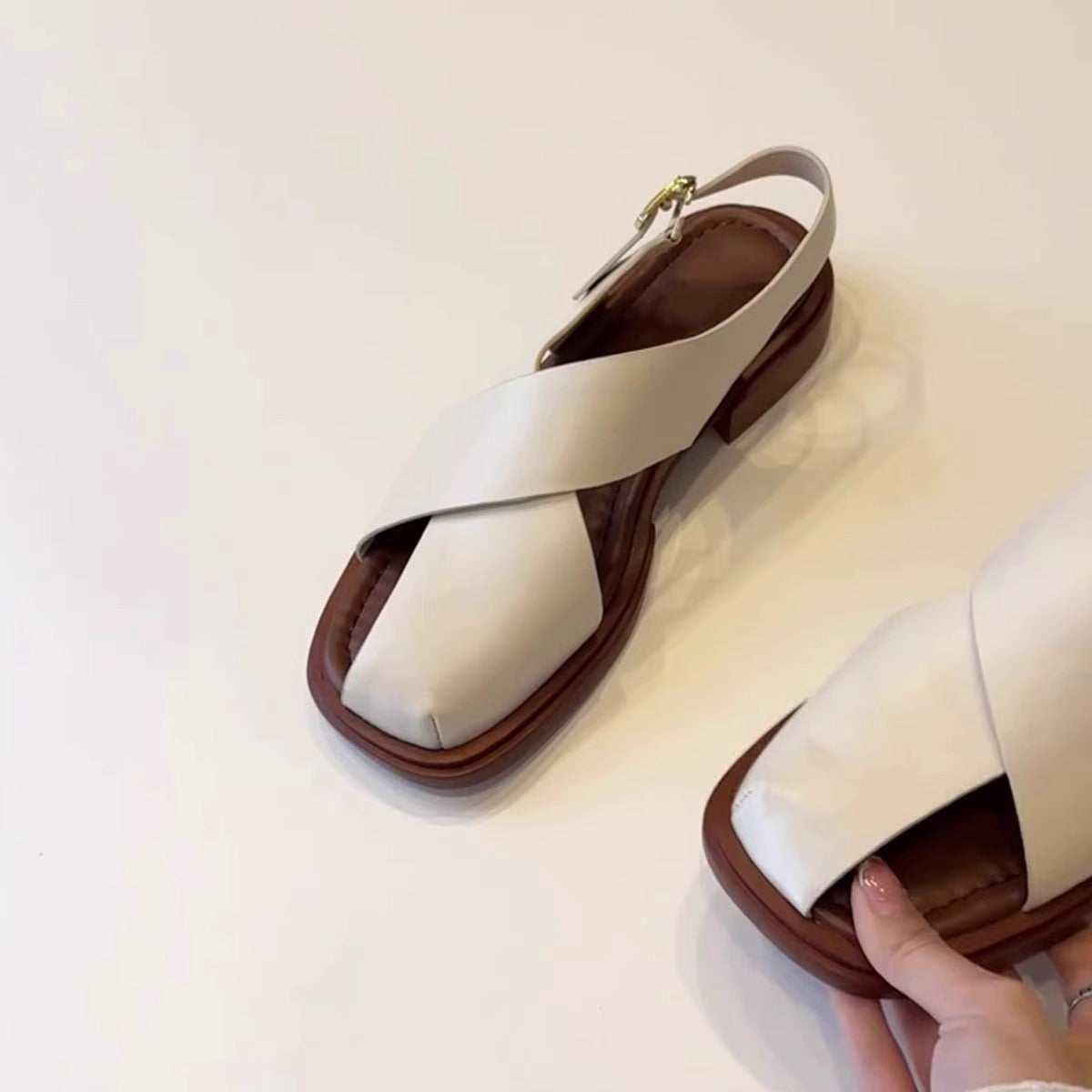 Women's Retro Hollow-out Roman Sandals With Buckle - D&A