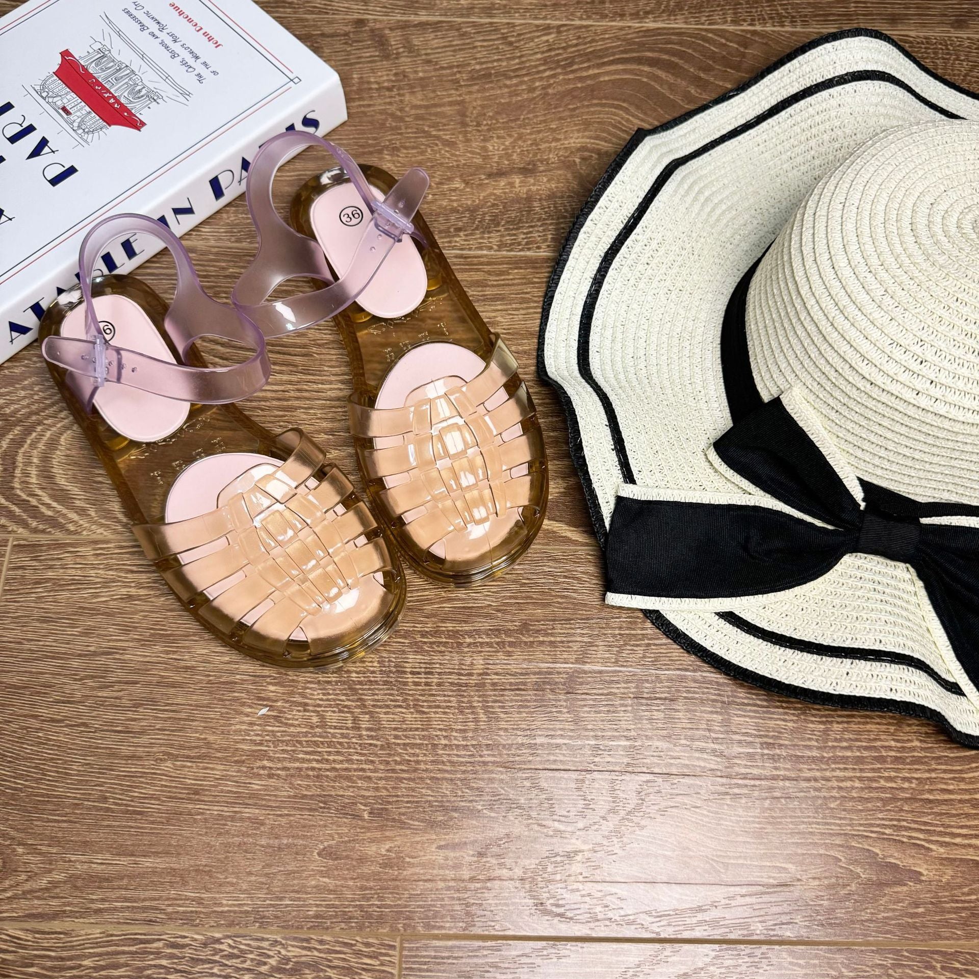 Women's Fashion Hollowed-out Beach Flat Sandals - D&A