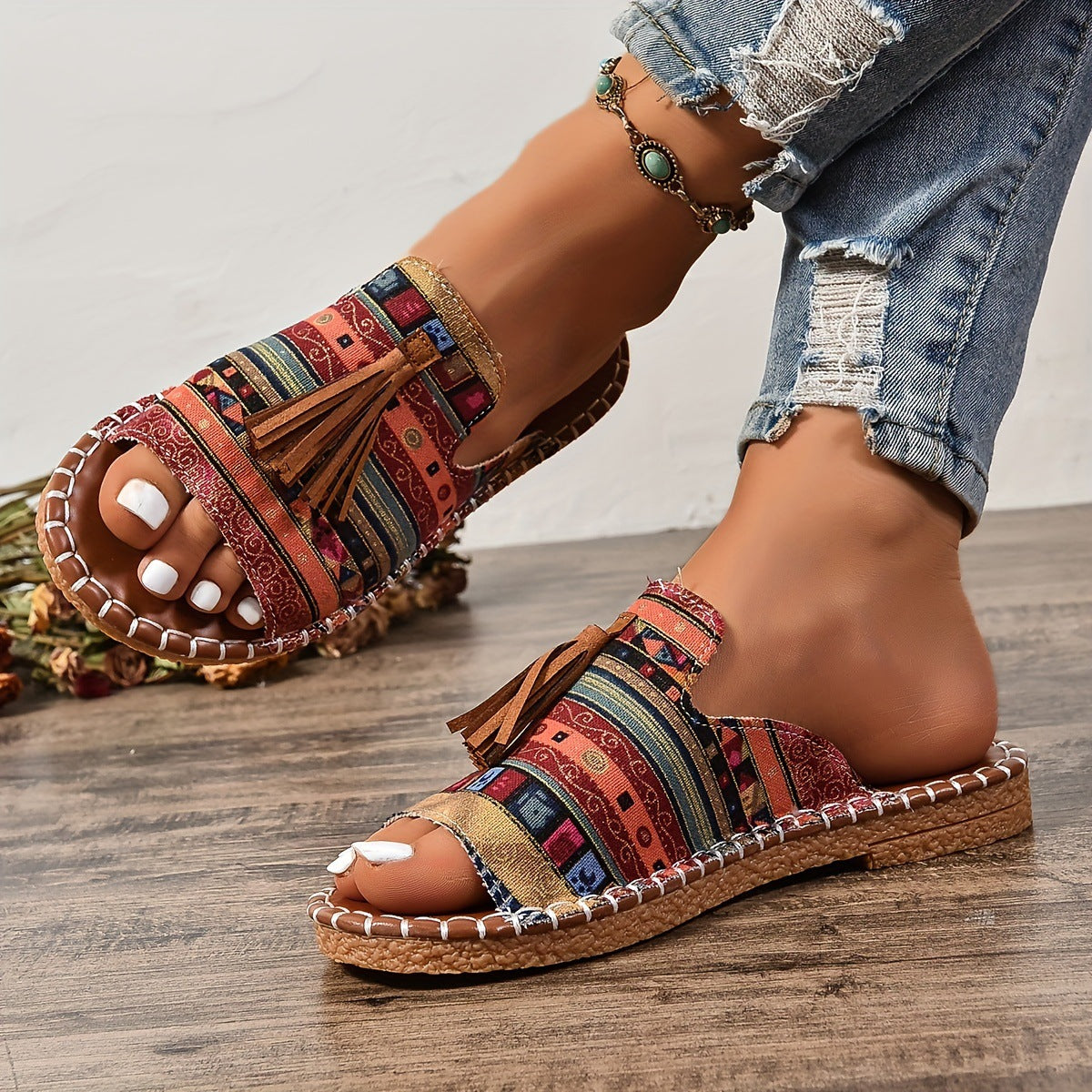 Women's Tassel Decorated Flat Sandals - D&A