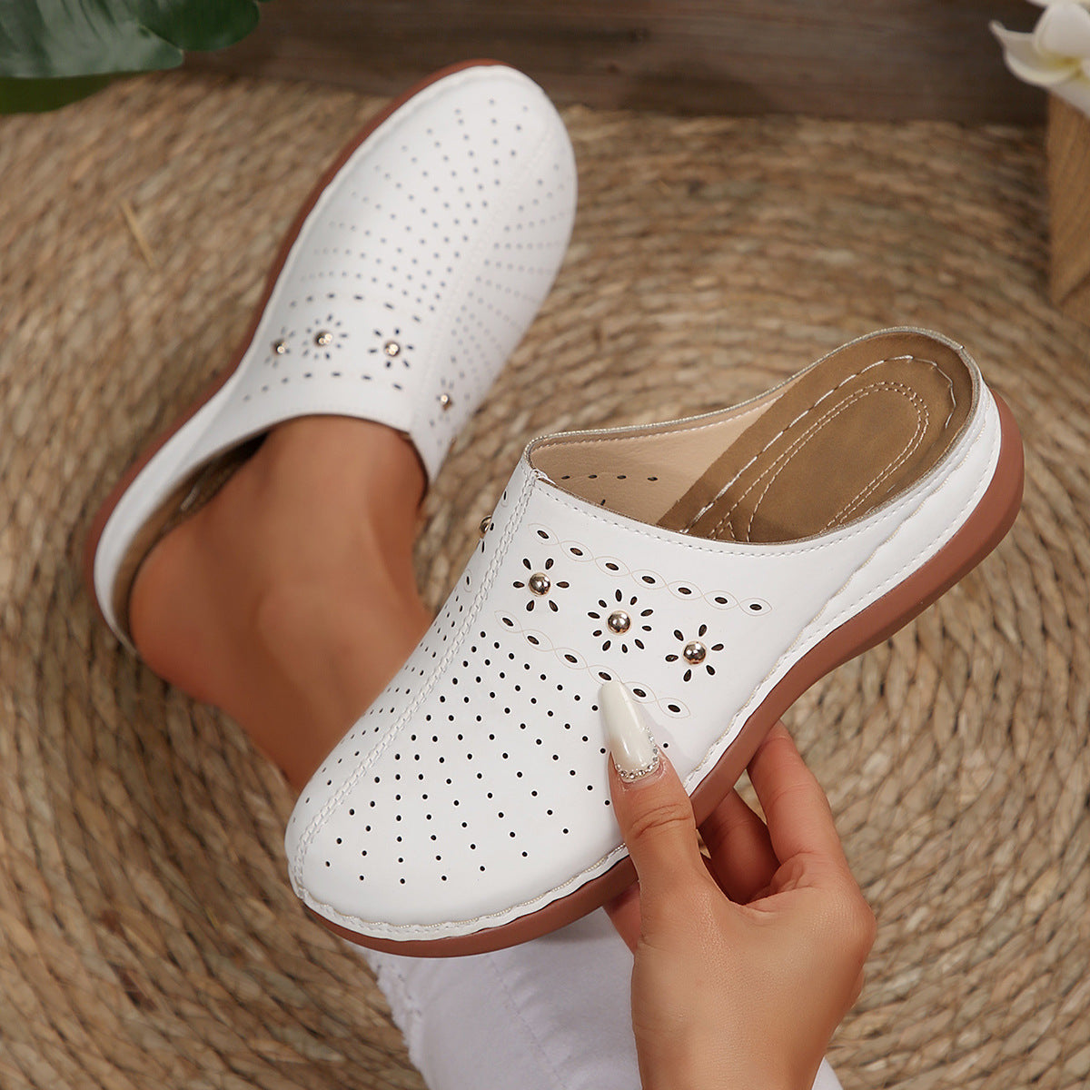 Women's Toe Covered Platform Slippers - D&A