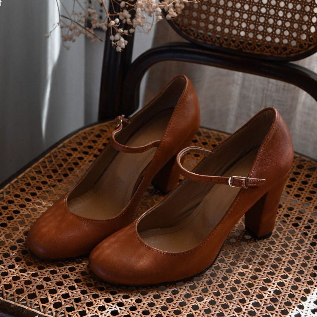 Fashion Pointed 40-43 Plus Size Buckle Strap Shallow Mouth Pumps Women - D&A