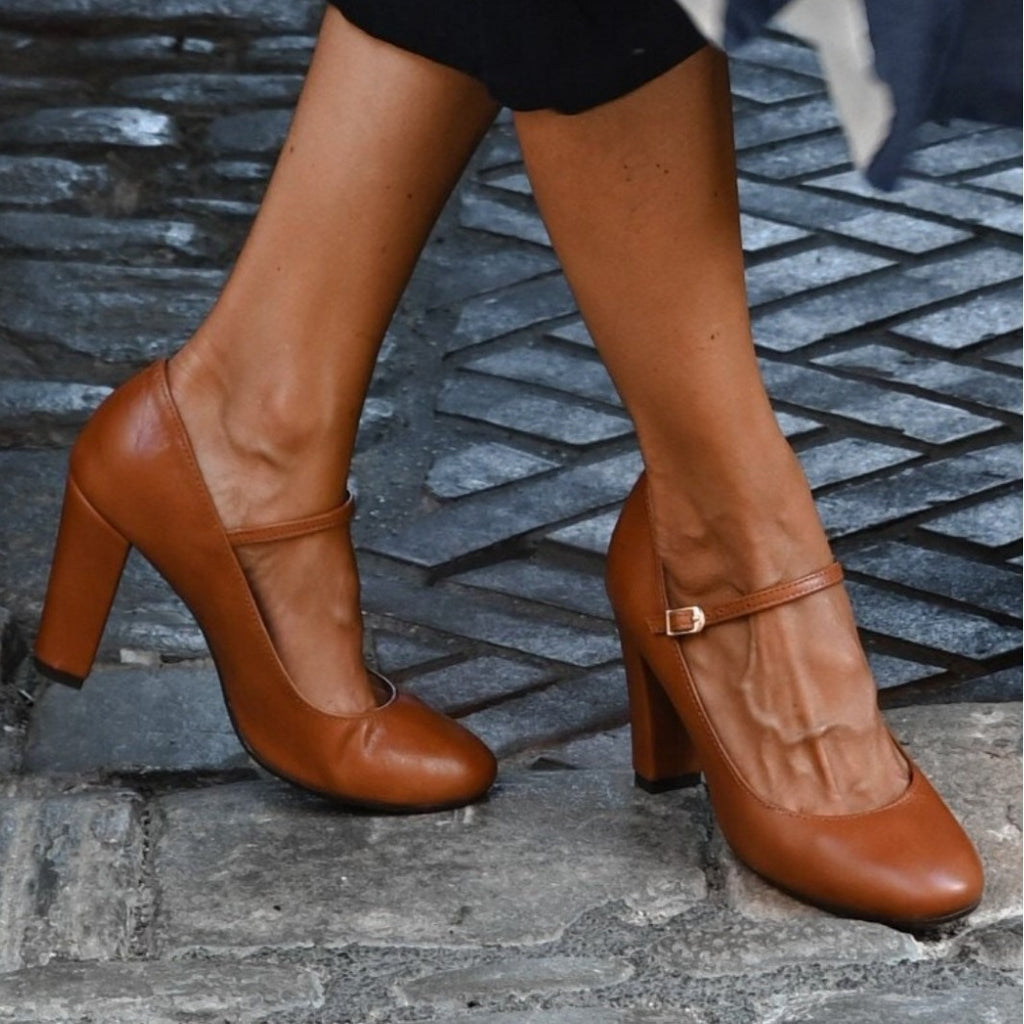 Fashion Pointed 40-43 Plus Size Buckle Strap Shallow Mouth Pumps Women - D&A