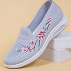 Women's Breathable Cloth Shoes Fashion Embroidery Soft Sole Shoes - D&A