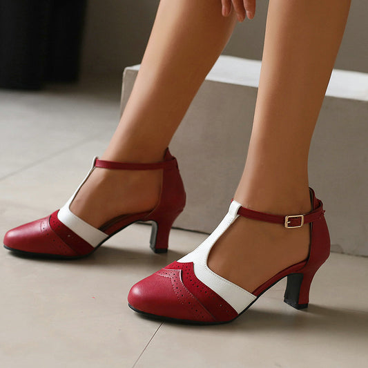 Women's Retro Closed Toe British Style Chunky Heel Sandals - D&A