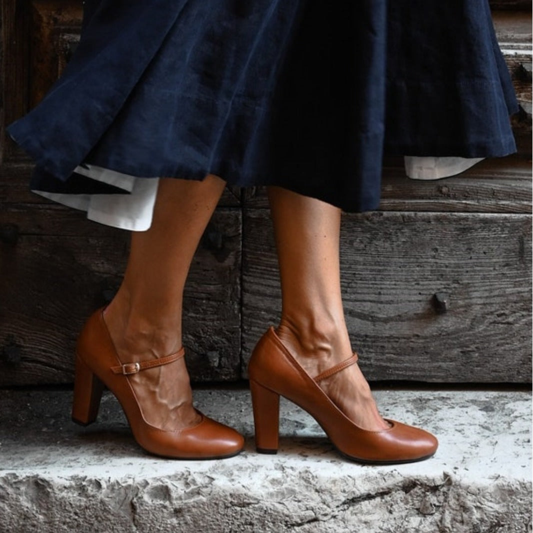 Fashion Pointed 40-43 Plus Size Buckle Strap Shallow Mouth Pumps Women - D&A