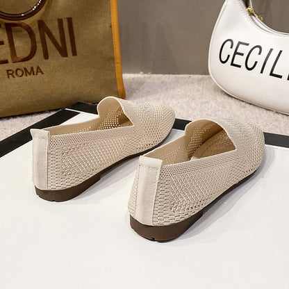 Women's Old Beijing Cloth Hollow Hole Shoes - D&A