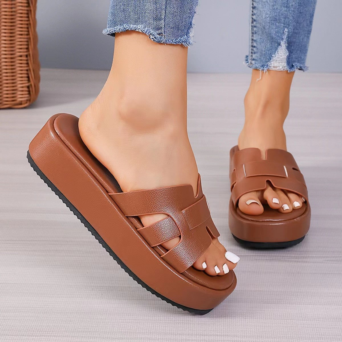 Personality Platform Casual Women's Sandals Light Brown - D&A