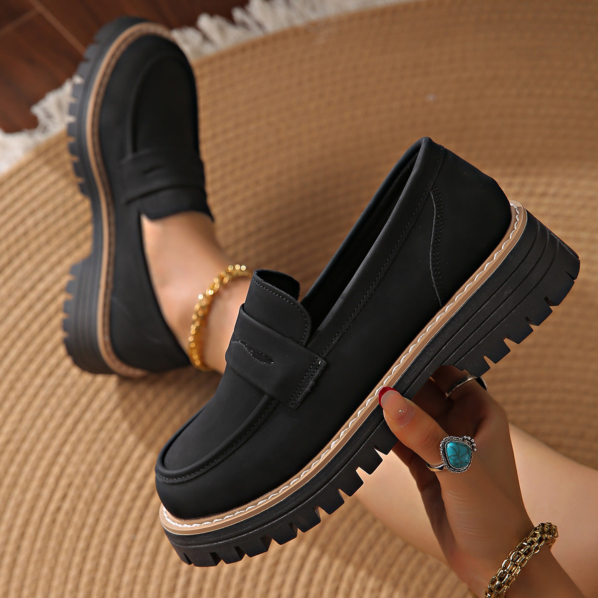 Women's Retro Solid Color Plus Size Casual Platform Shoes Black - D&A