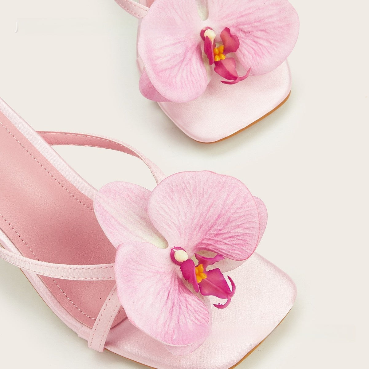 Spring And Summer Meiko Flower Decorative Flip-toe Square Toe High Heel Sandals - D&A