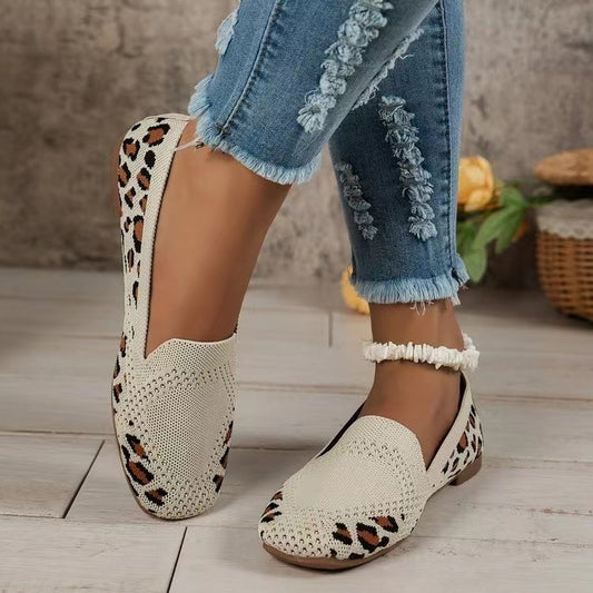 Women's Low-cut Square Toe Flat Bottom Sneaker - D&A
