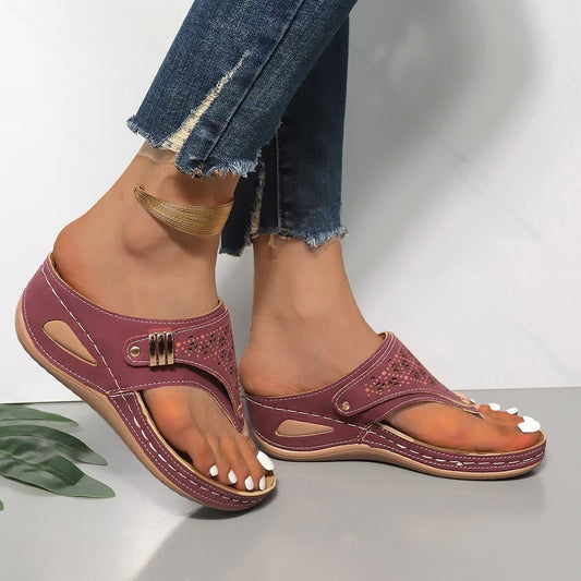 Fashion Hollowed-out Women's Flip-flops - D&A